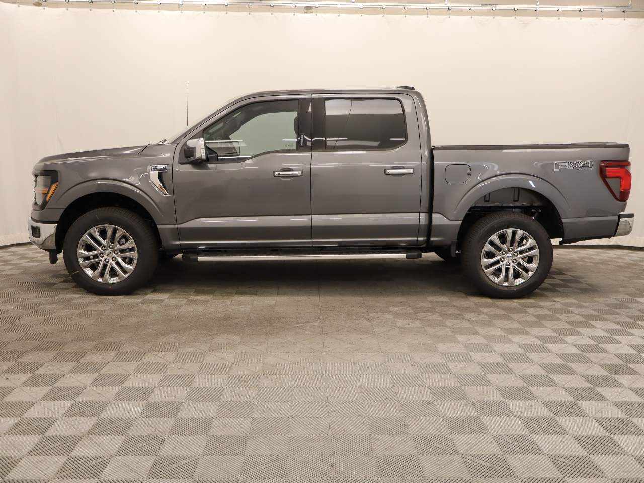 2024 Ford F-150 SuperCrew XLT