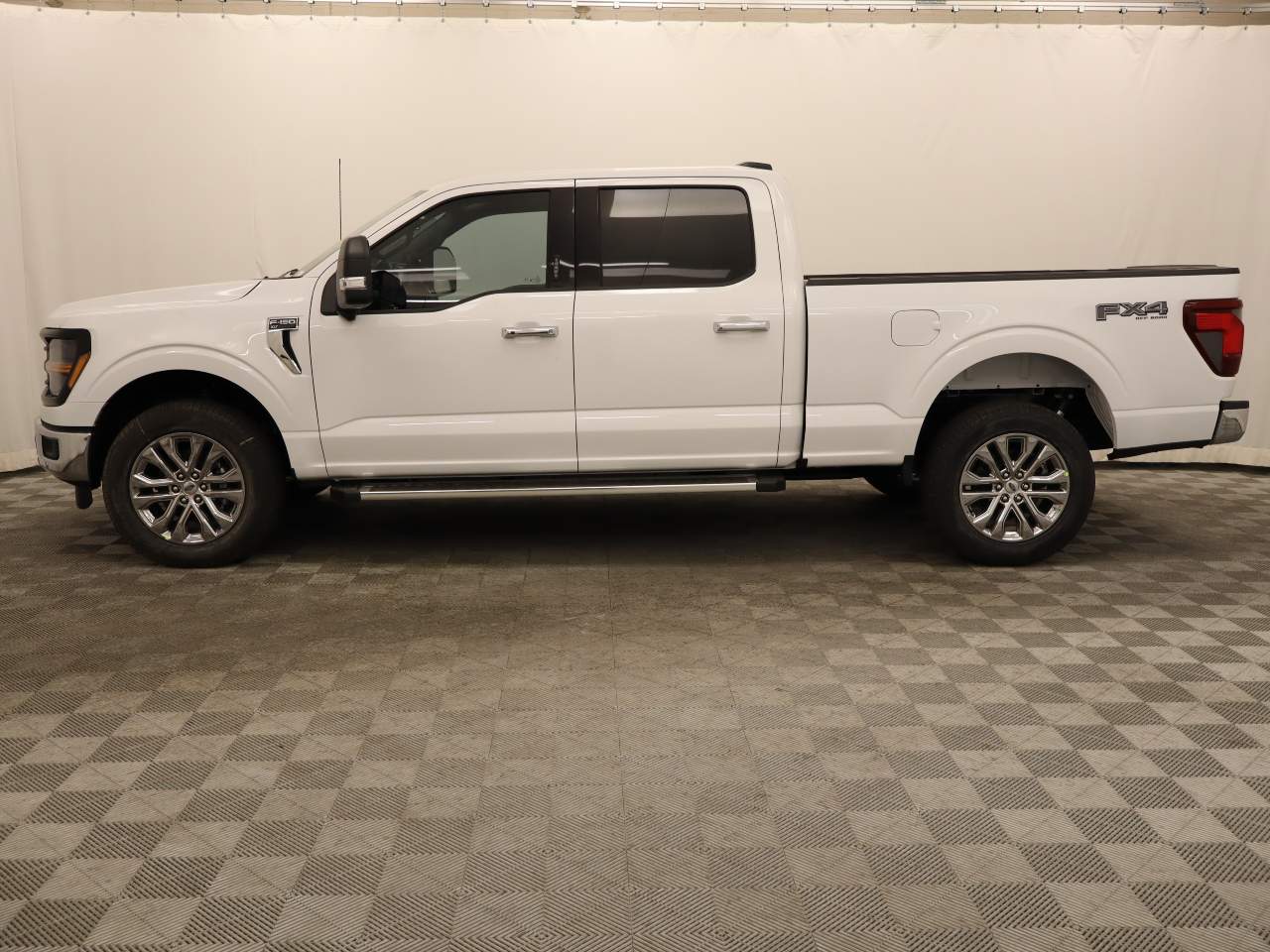 2024 Ford F-150 SuperCrew XLT