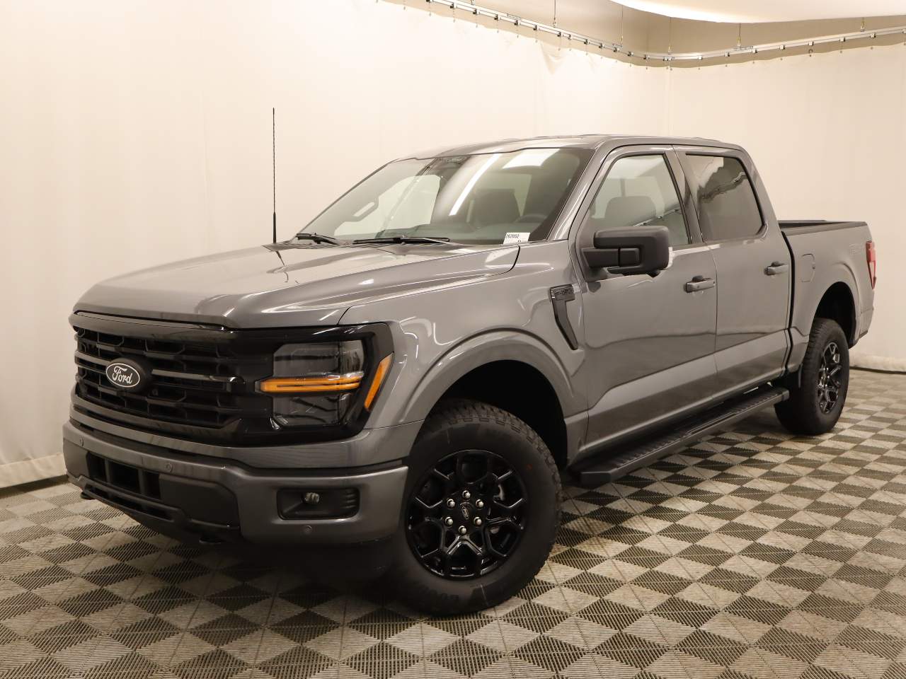 2026 Ford F-150 SuperCrew XLT