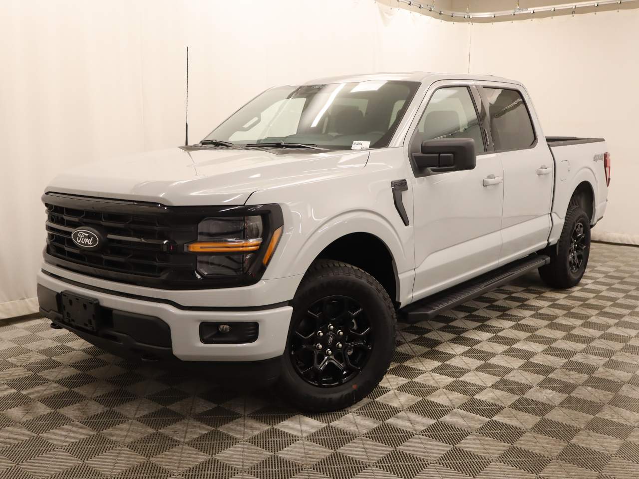 2026 Ford F-150 SuperCrew XLT