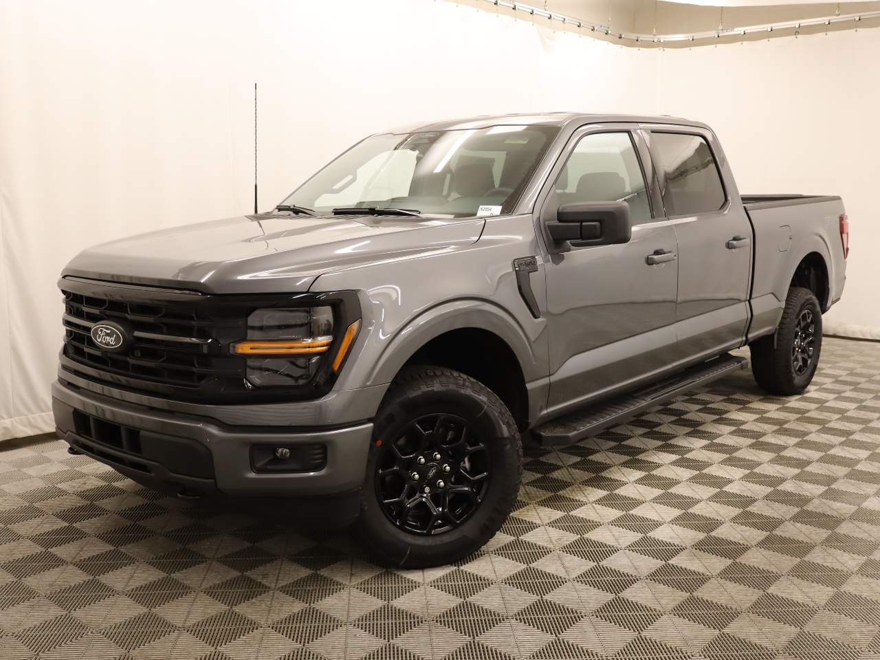 2026 Ford F-150 SuperCrew XLT