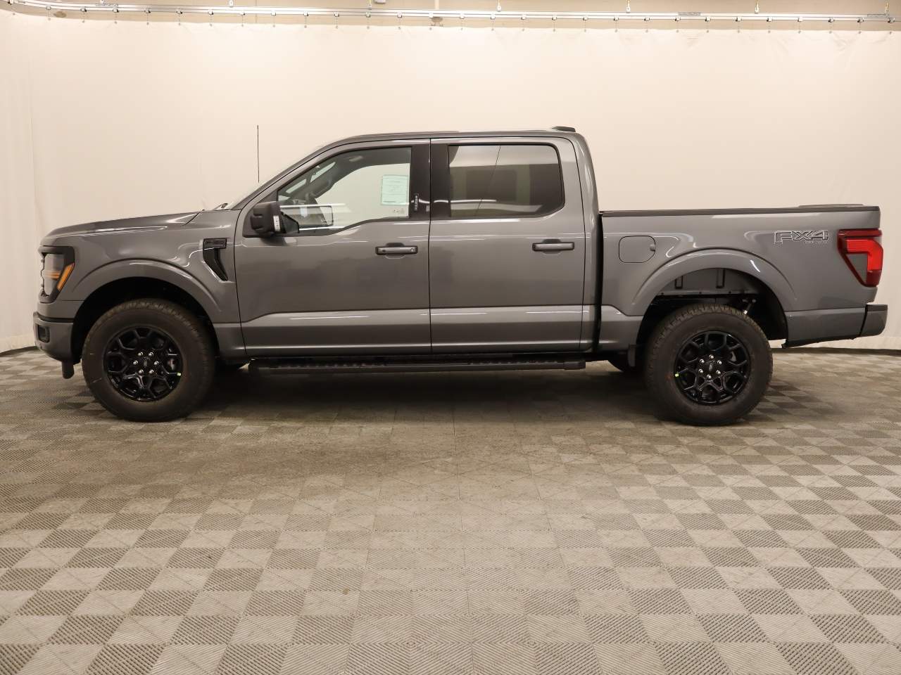 2024 Ford F-150 SuperCrew XLT