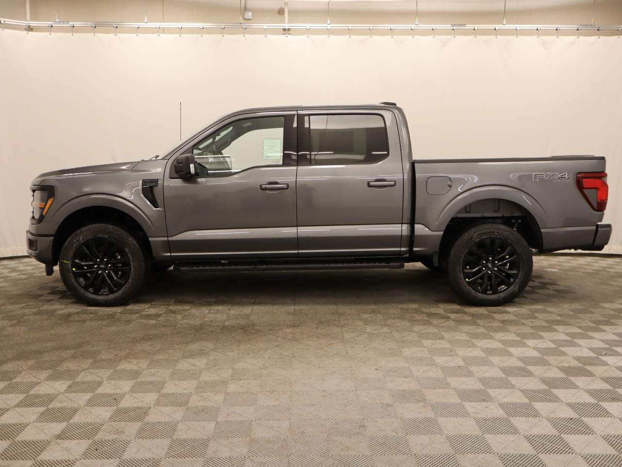 2025 Ford F-150 SuperCrew XLT