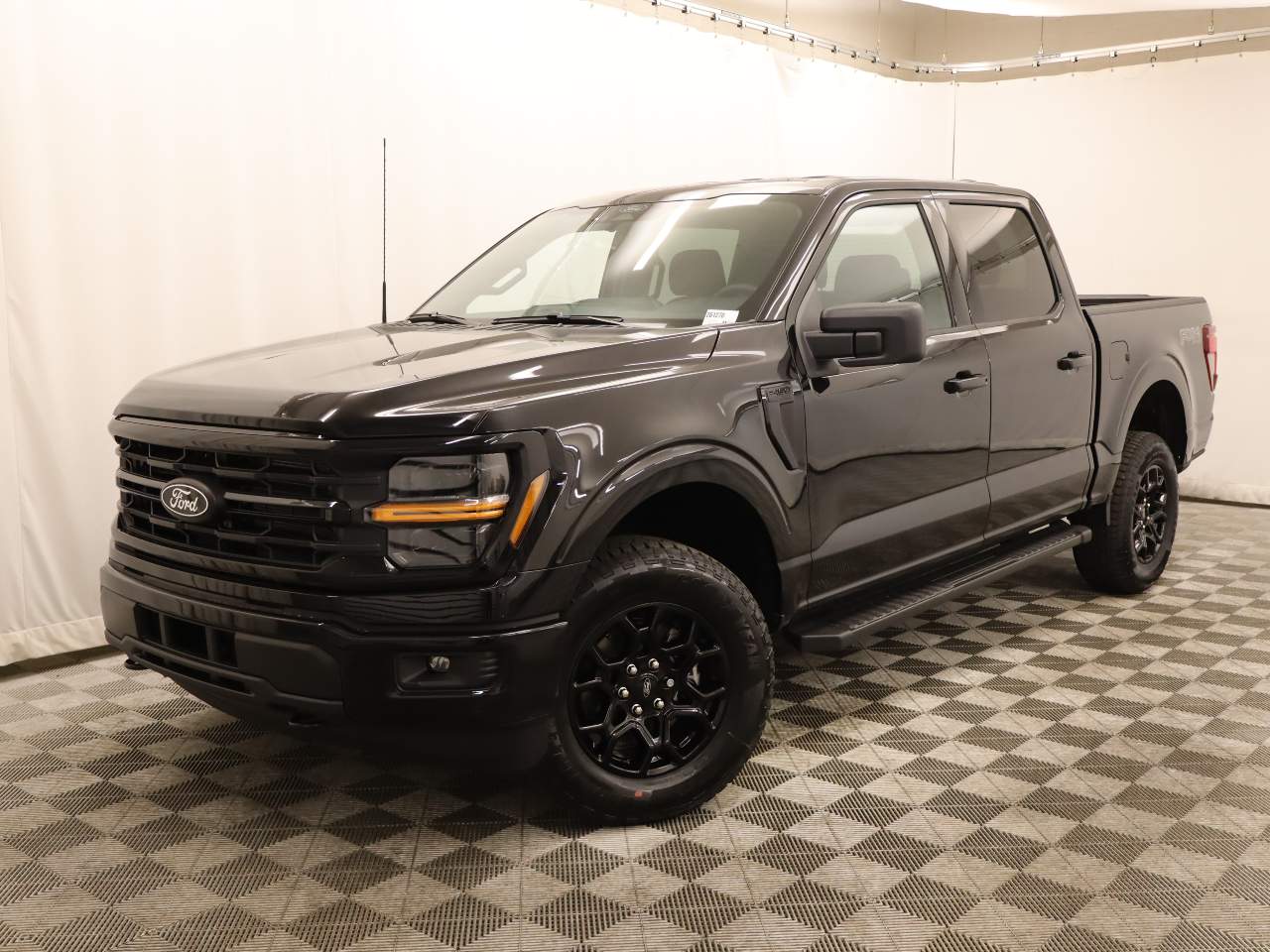 2026 Ford F-150 SuperCrew XLT