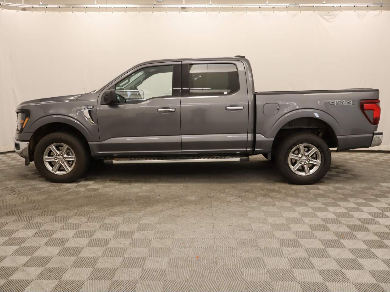 2025 Ford F-150 XLT Crew Cab