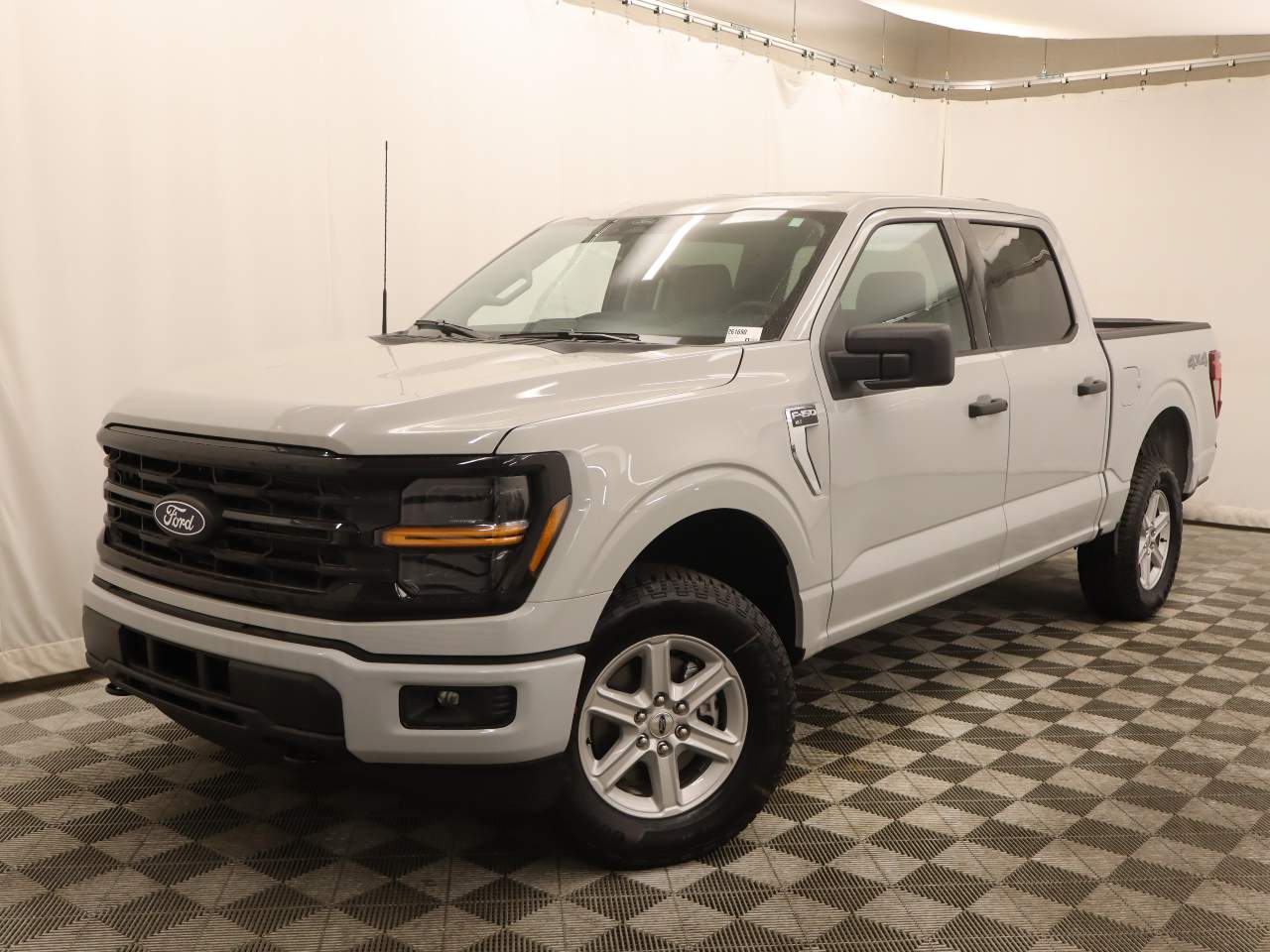 2026 Ford F-150 SuperCrew XLT