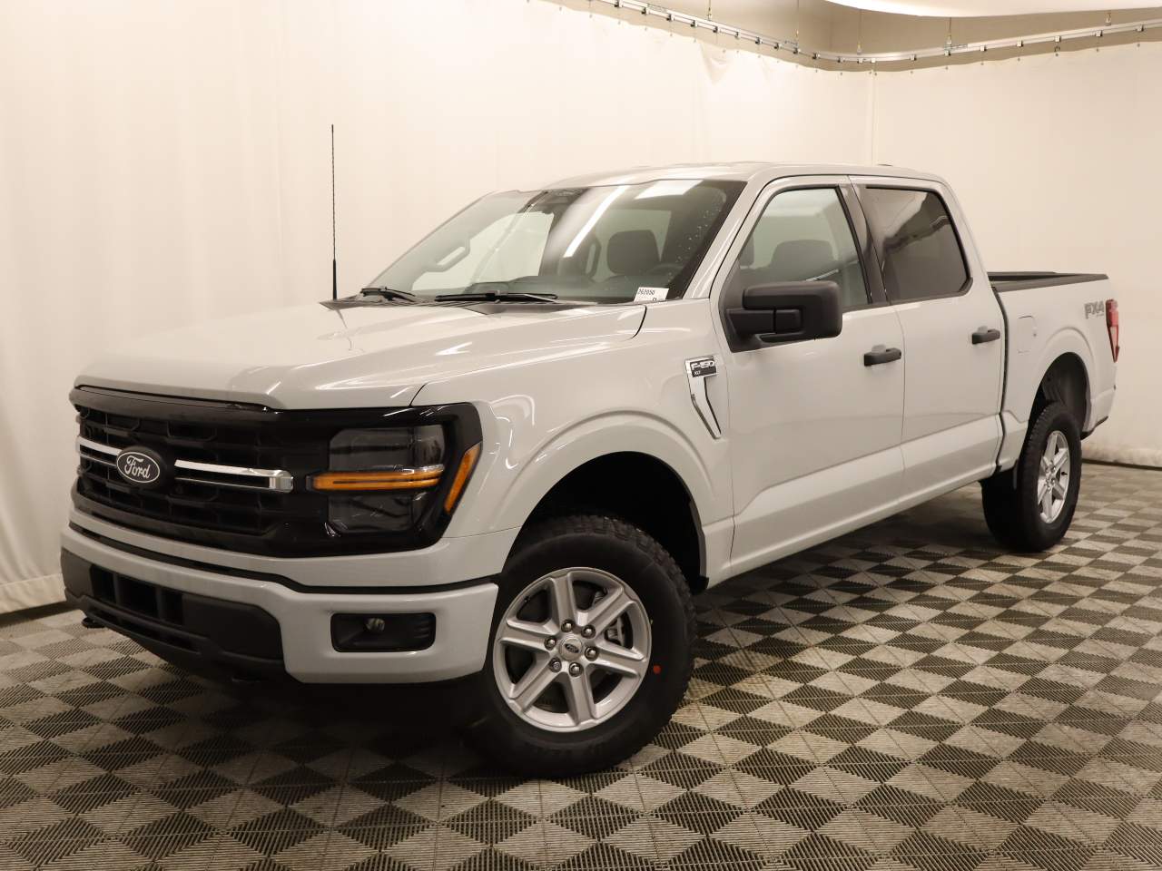 2026 Ford F-150 SuperCrew XLT