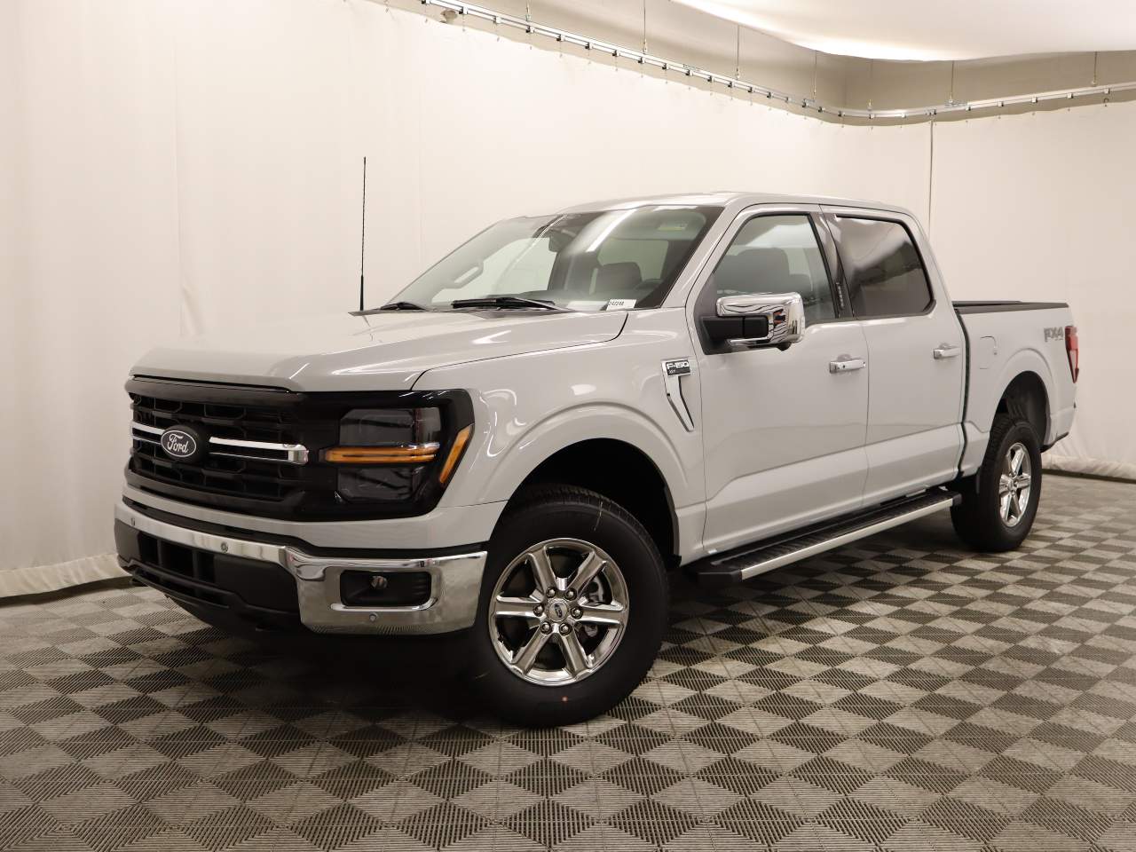 2024 Ford F-150 SuperCrew XLT