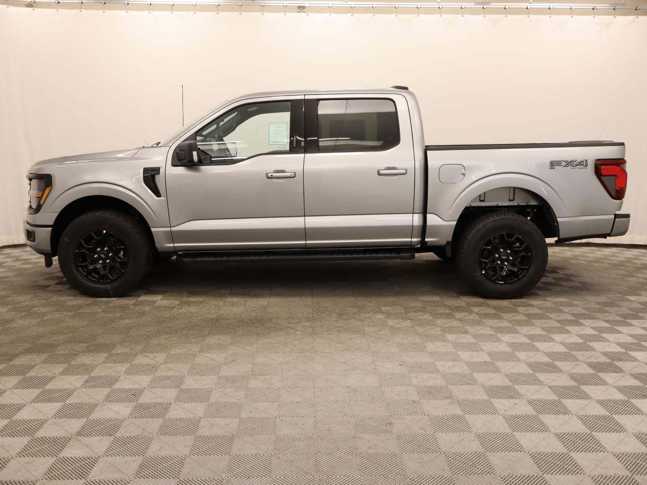 2024 Ford F-150 SuperCrew XLT