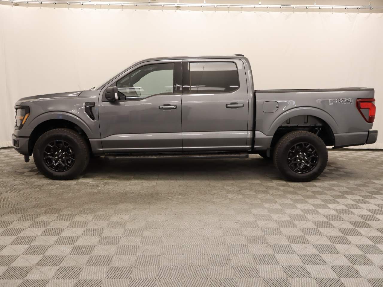 2024 Ford F-150 SuperCrew XLT