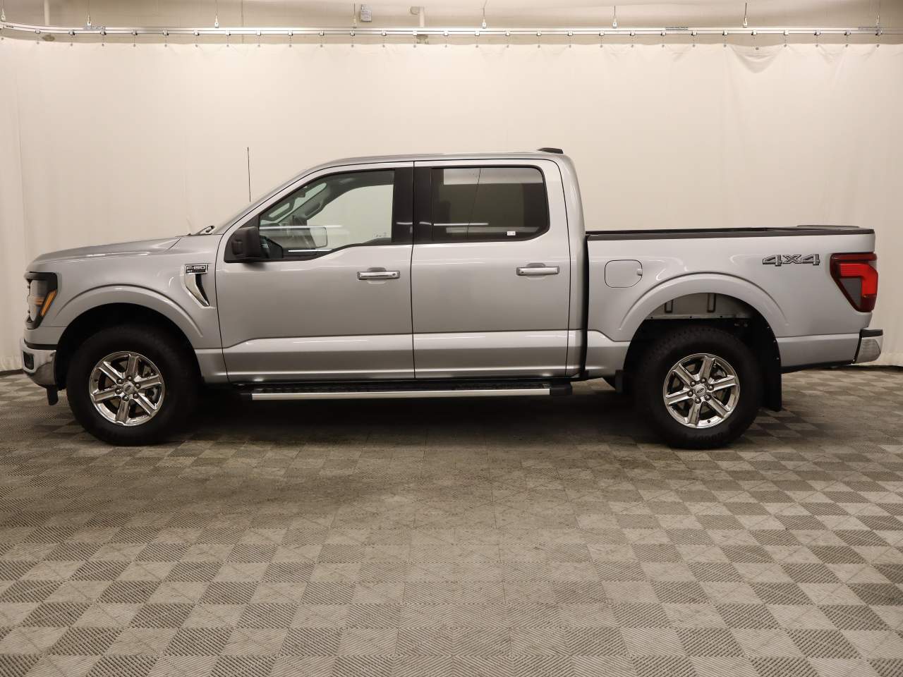 2025 Ford F-150 XLT Crew Cab