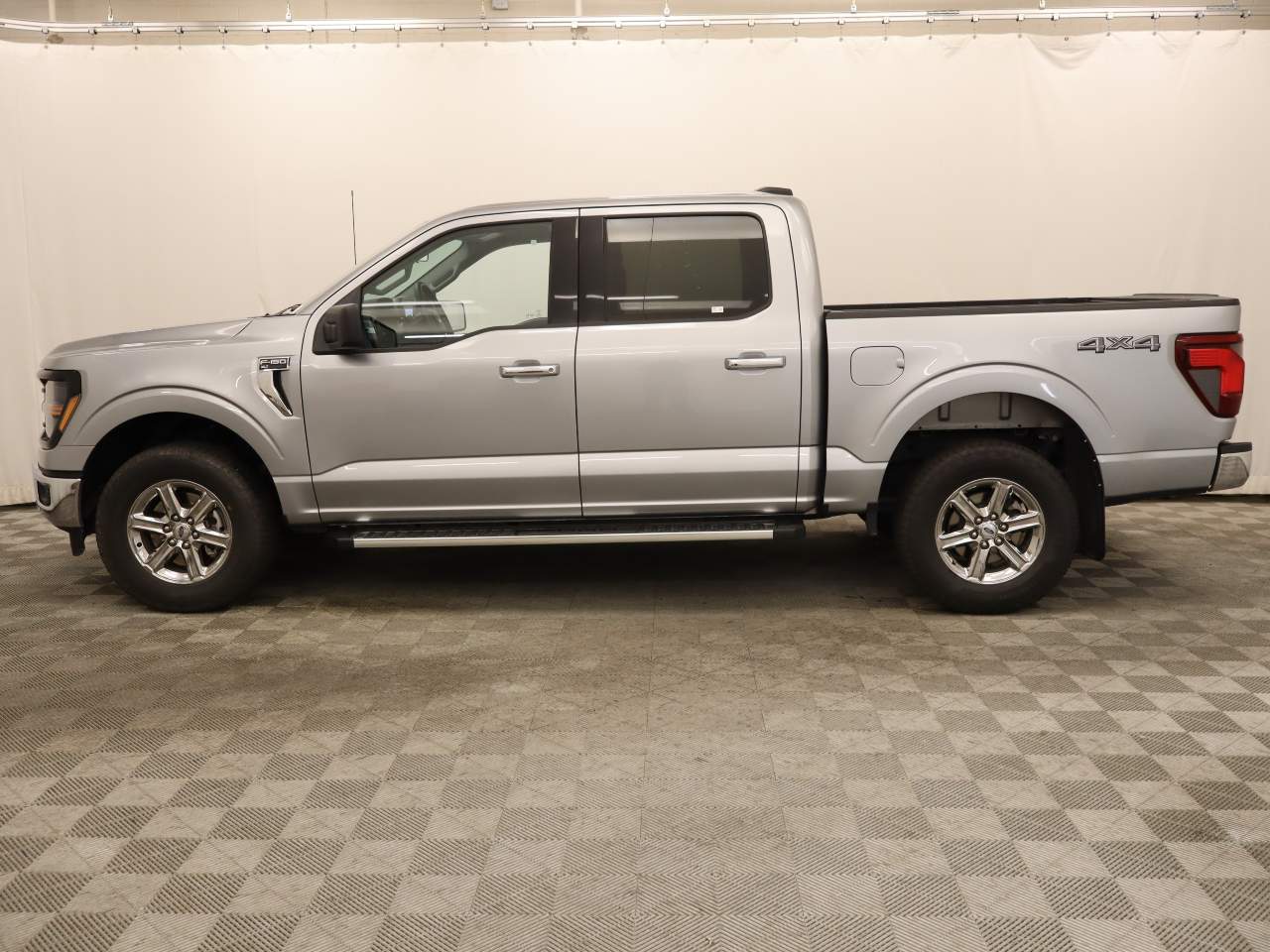 2025 Ford F-150 XLT Crew Cab