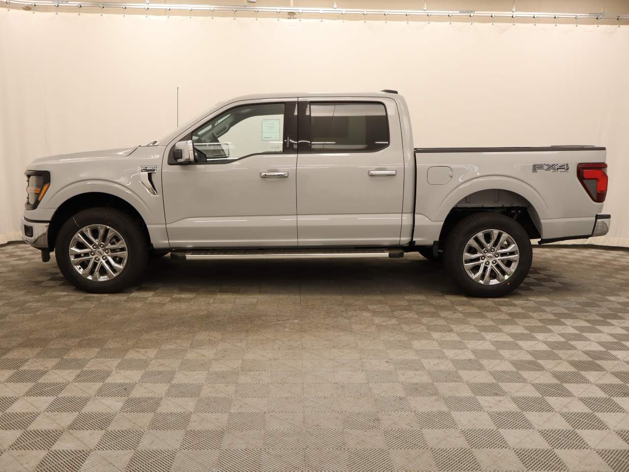 2024 Ford F-150 SuperCrew XLT