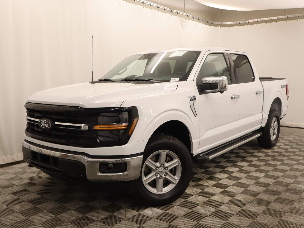 2025 Ford F-150 SuperCrew XLT 