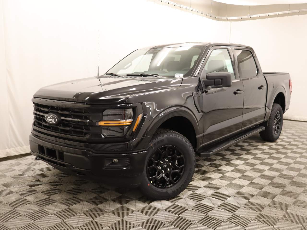 2025 Ford F-150 SuperCrew XLT