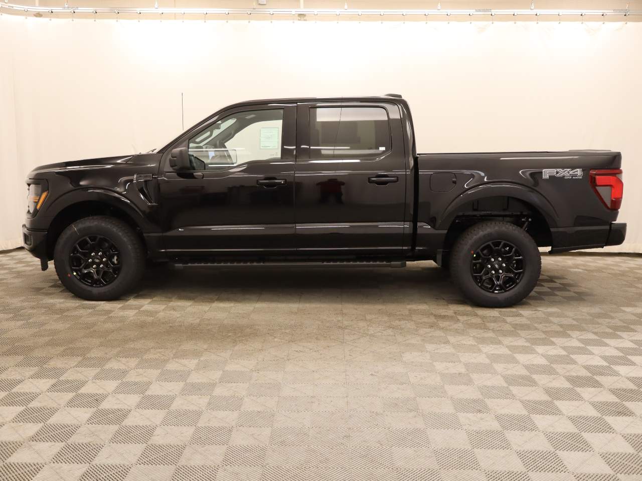2025 Ford F-150 SuperCrew XLT