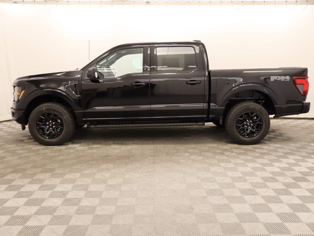 2024 Ford F-150 SuperCrew XLT