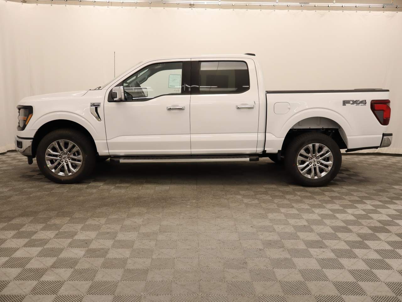 2024 Ford F-150 SuperCrew XLT