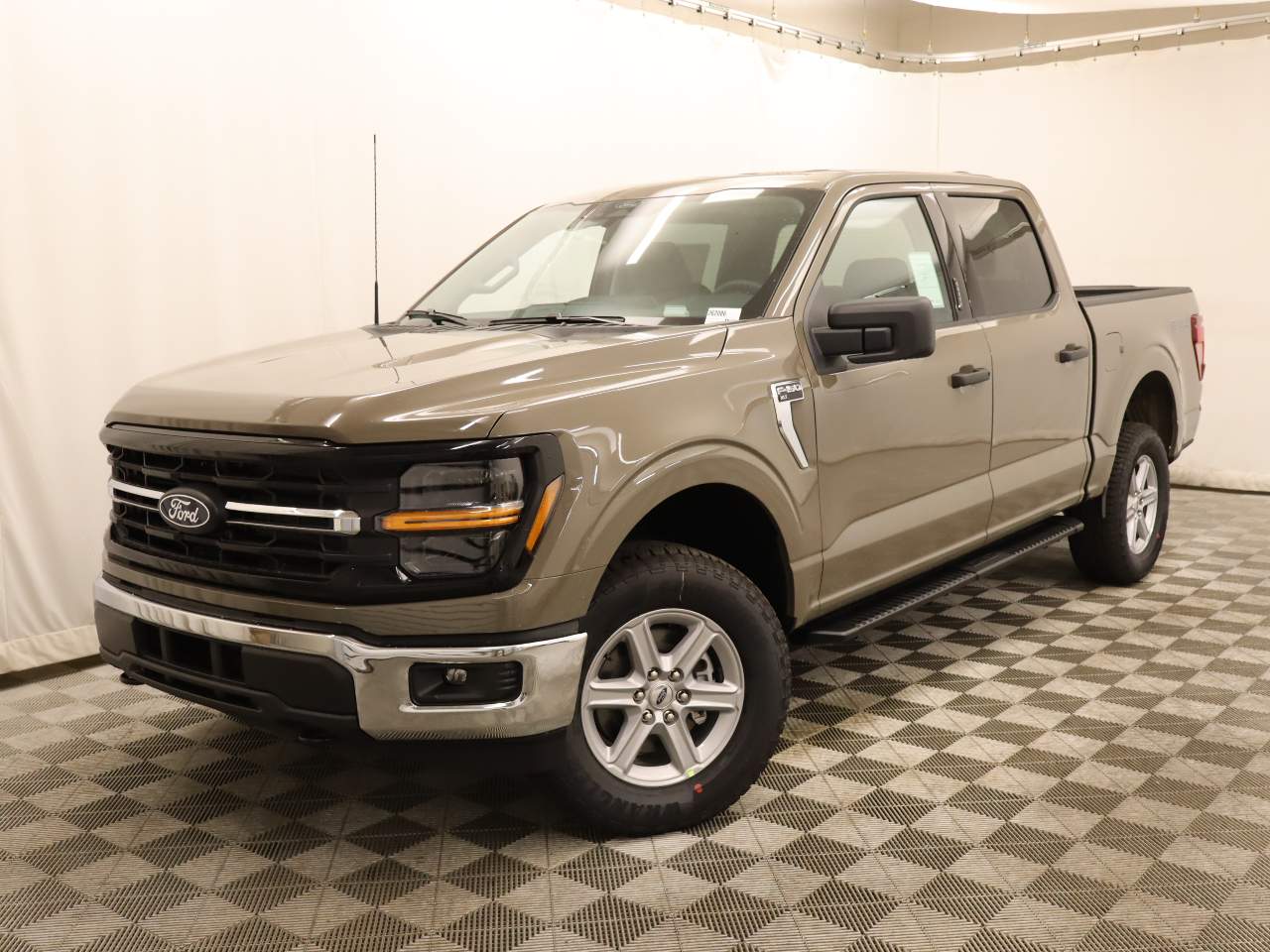 2026 Ford F-150 SuperCrew XLT
