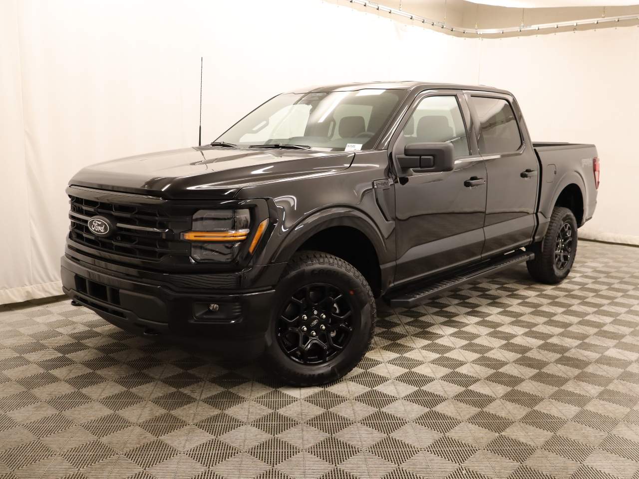 2026 Ford F-150 SuperCrew XLT