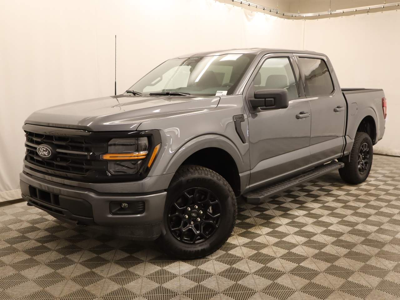 2026 Ford F-150 SuperCrew XLT