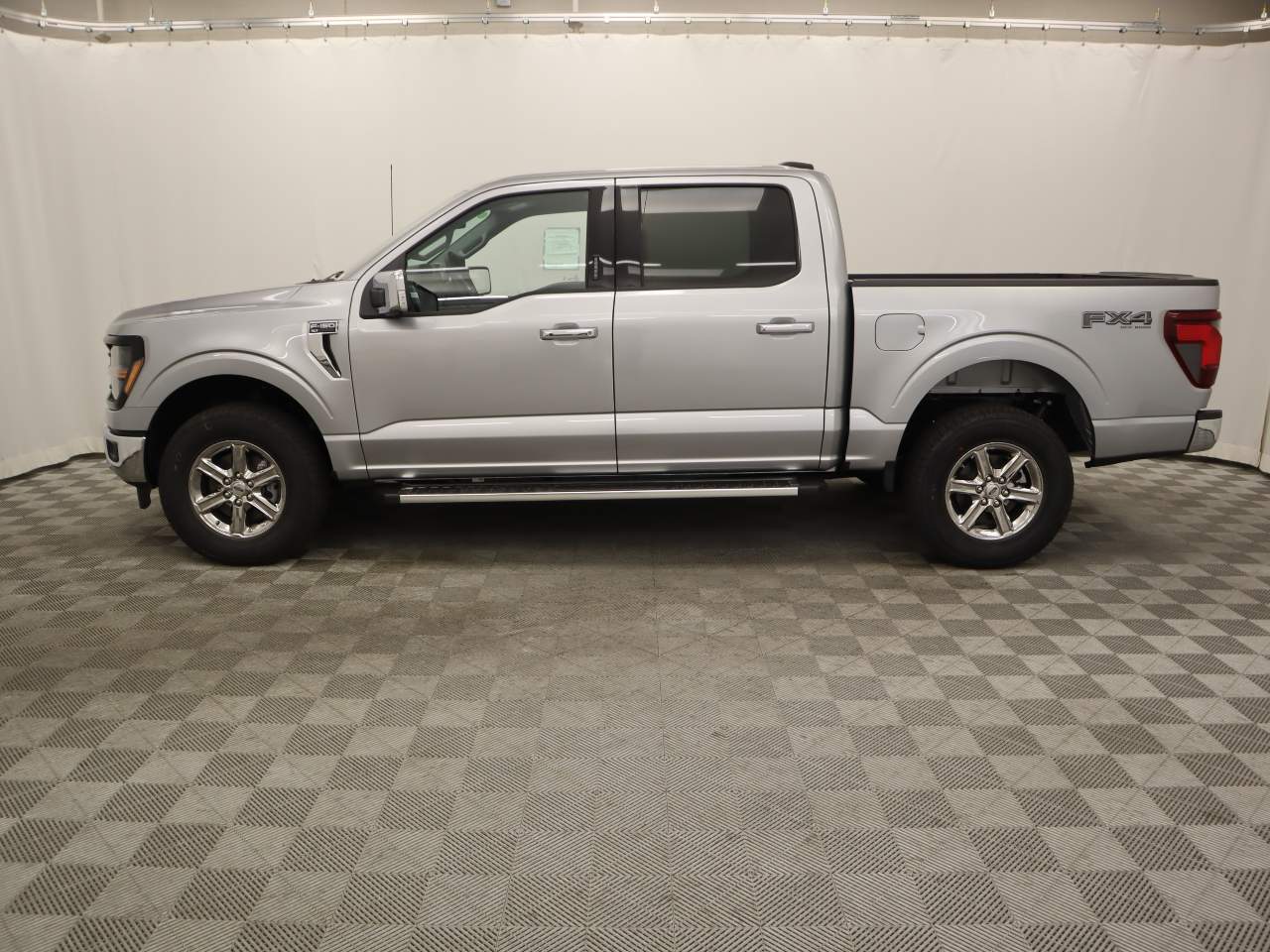 2024 Ford F-150 SuperCrew XLT