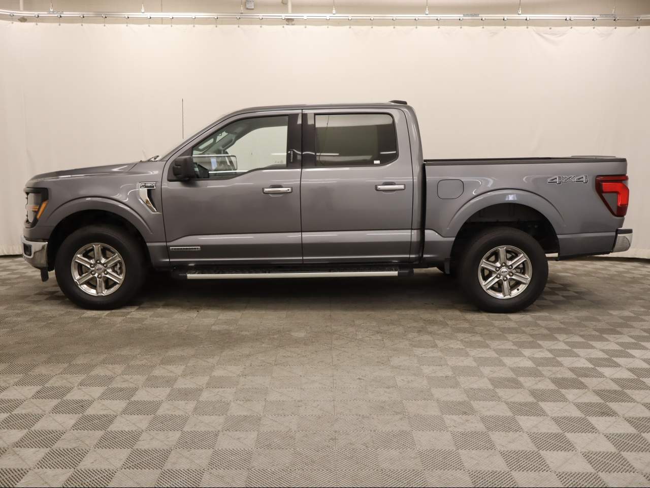 2024 Ford F-150 XLT Crew Cab