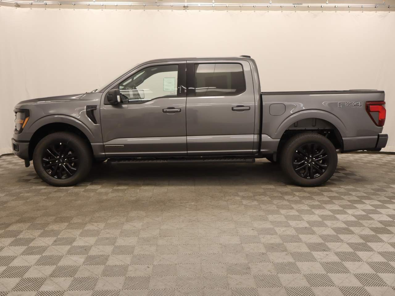 2024 Ford F-150 SuperCrew XLT