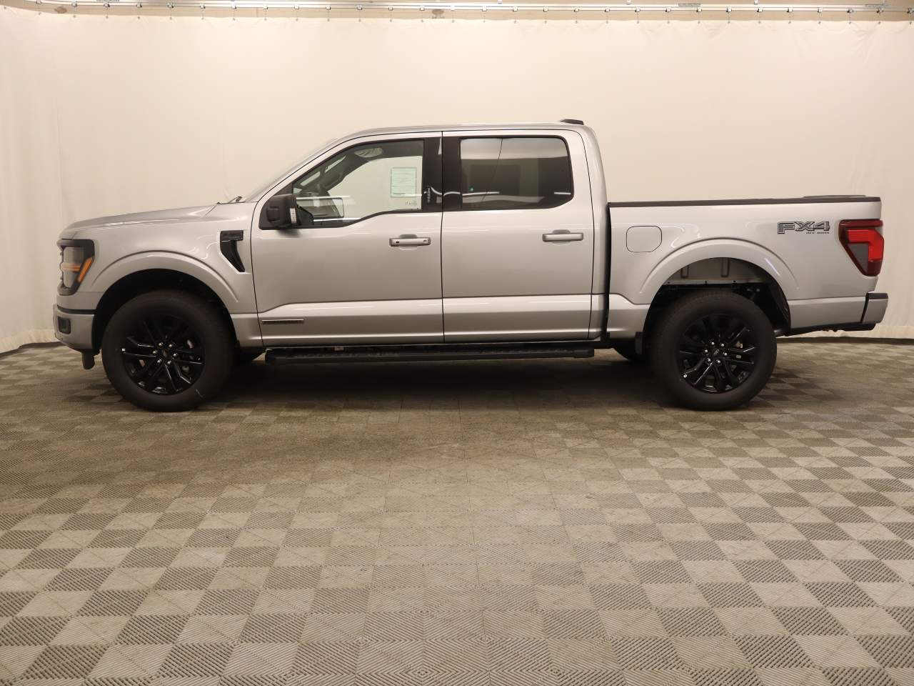 2024 Ford F-150 SuperCrew XLT