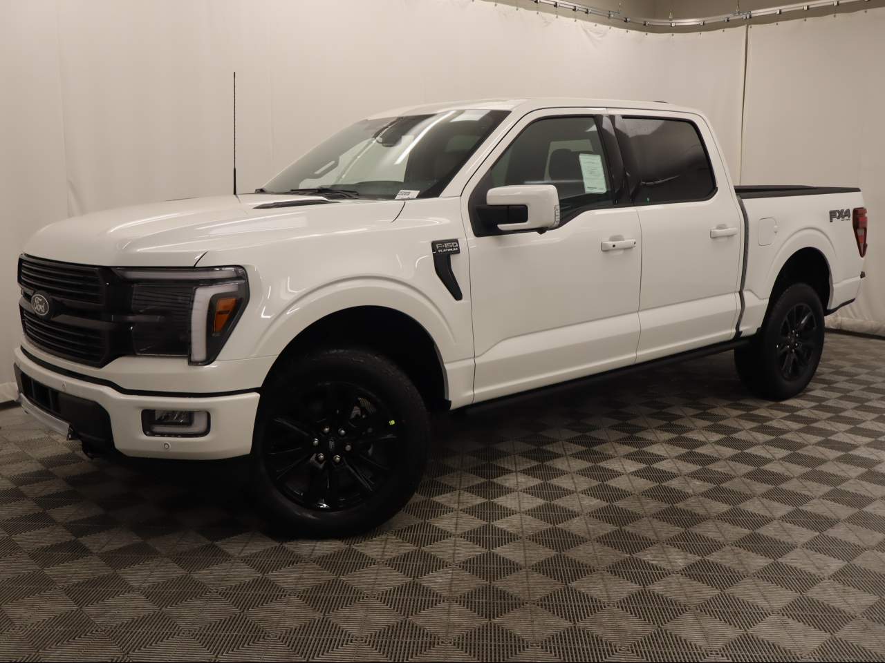 2025 Ford F-150 SuperCrew Platinum