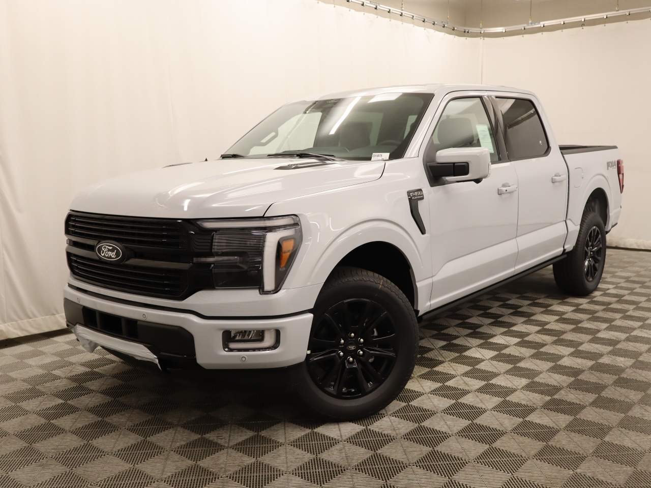 2025 Ford F-150 SuperCrew Platinum