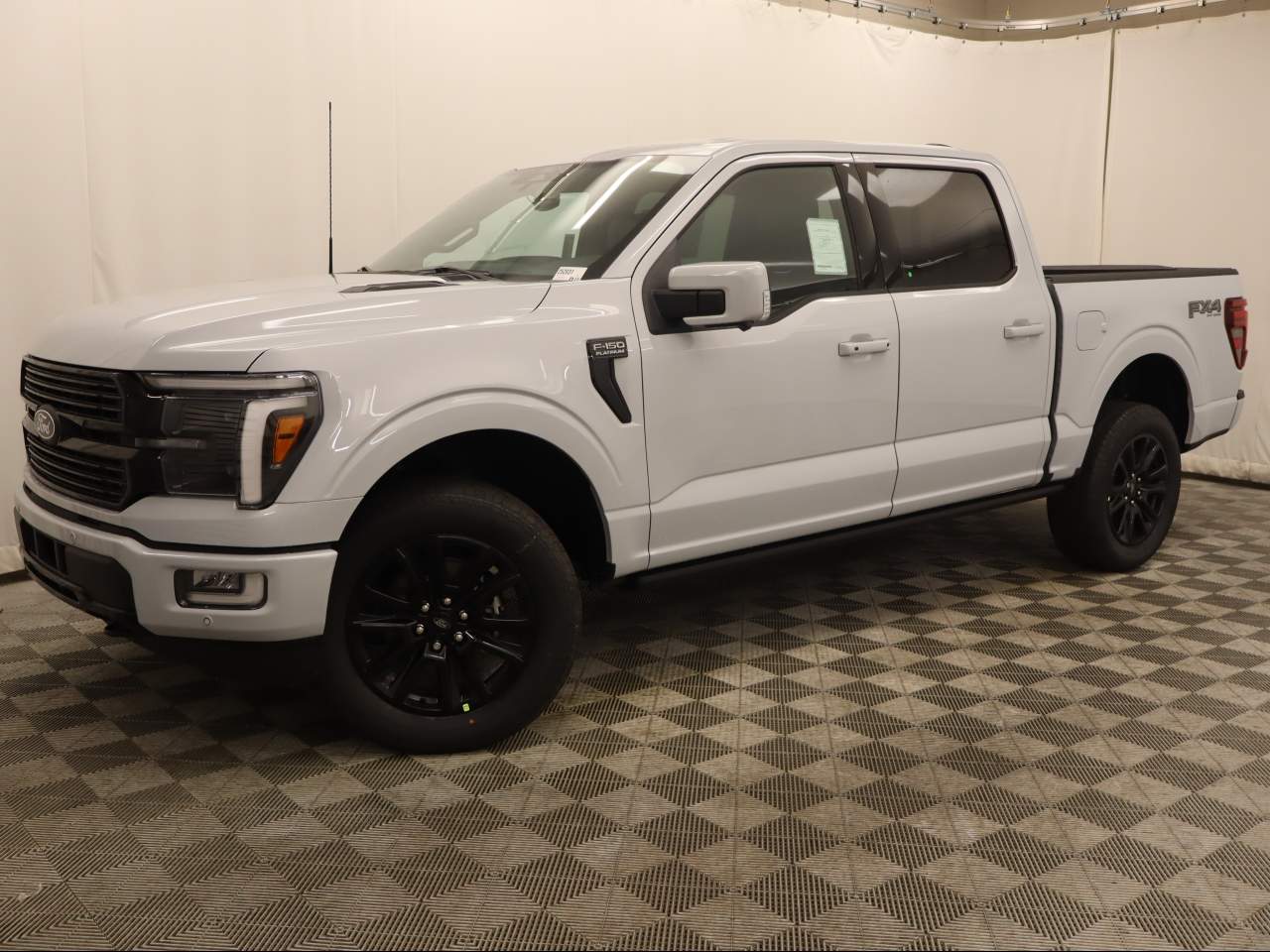 2025 Ford F-150 SuperCrew Platinum