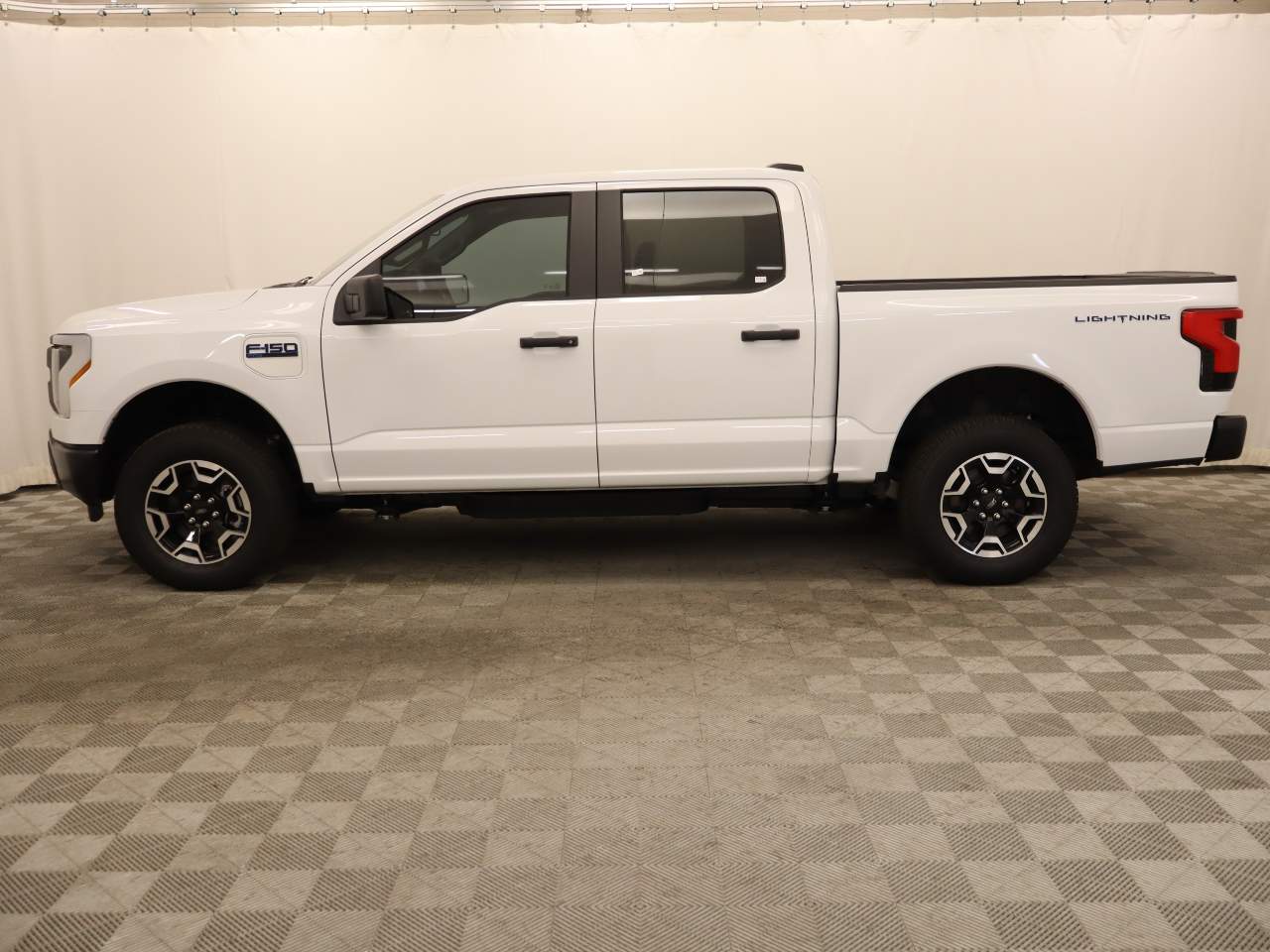 2024 Ford F-150 Lightning Pro Crew Cab