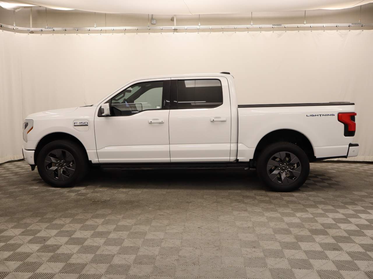 2023 Ford F-150 Lightning Lariat Crew Cab