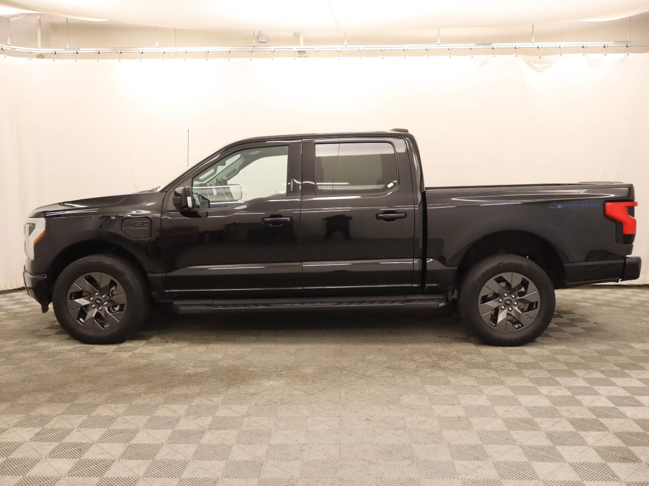 2023 Ford F-150 Lightning XLT Crew Cab
