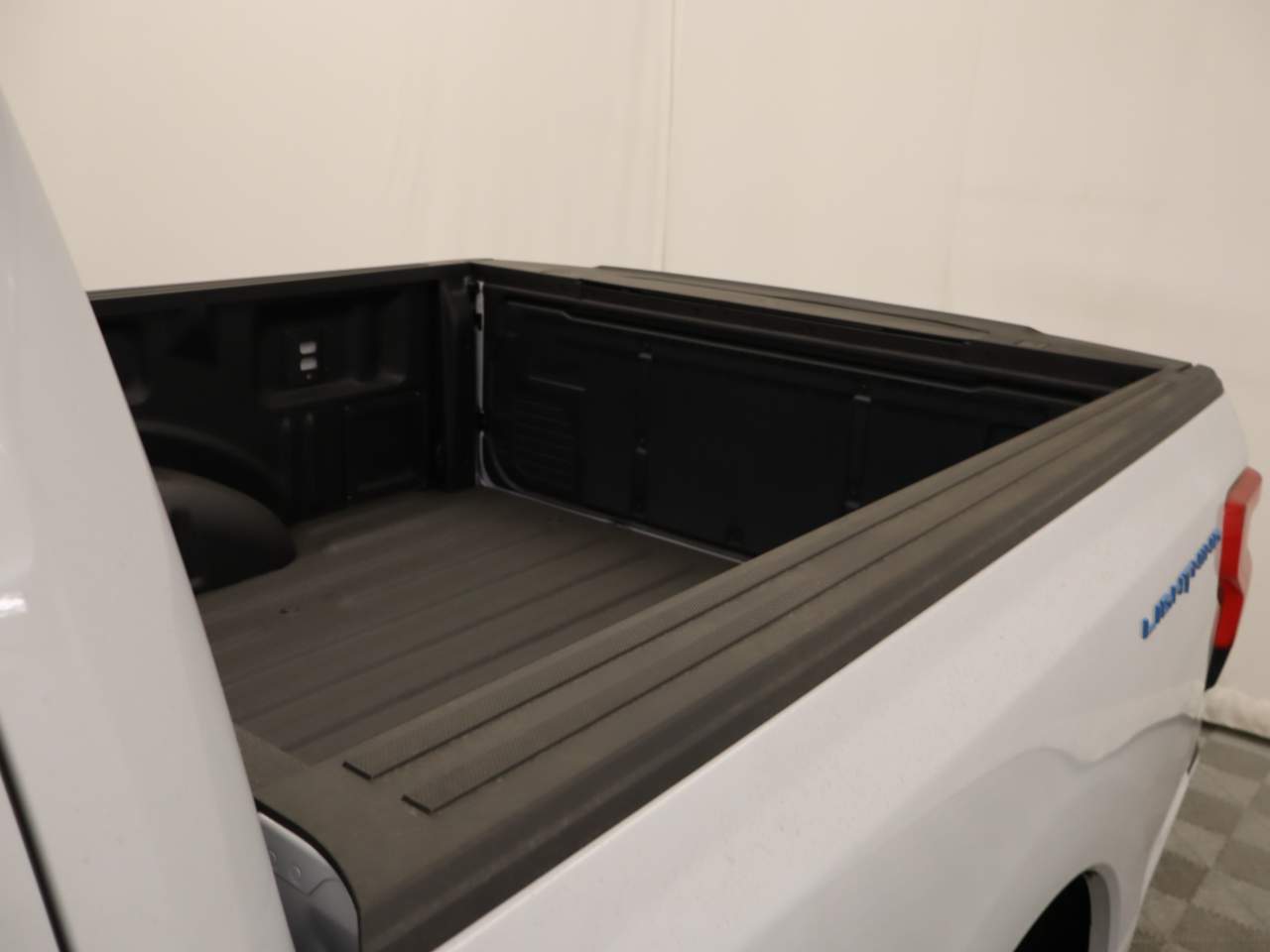 2025 Ford F-150 Lightning SuperCrew XLT