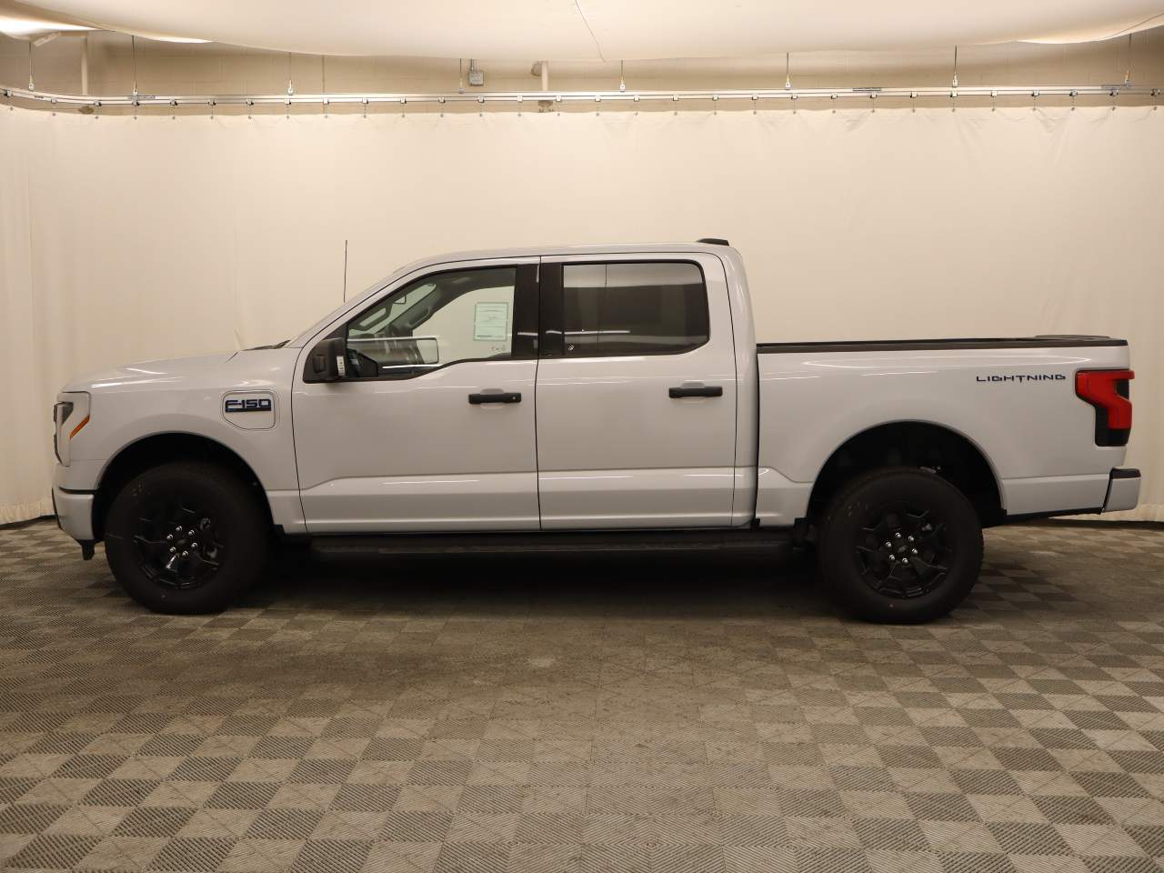 2025 Ford F-150 Lightning SuperCrew XLT