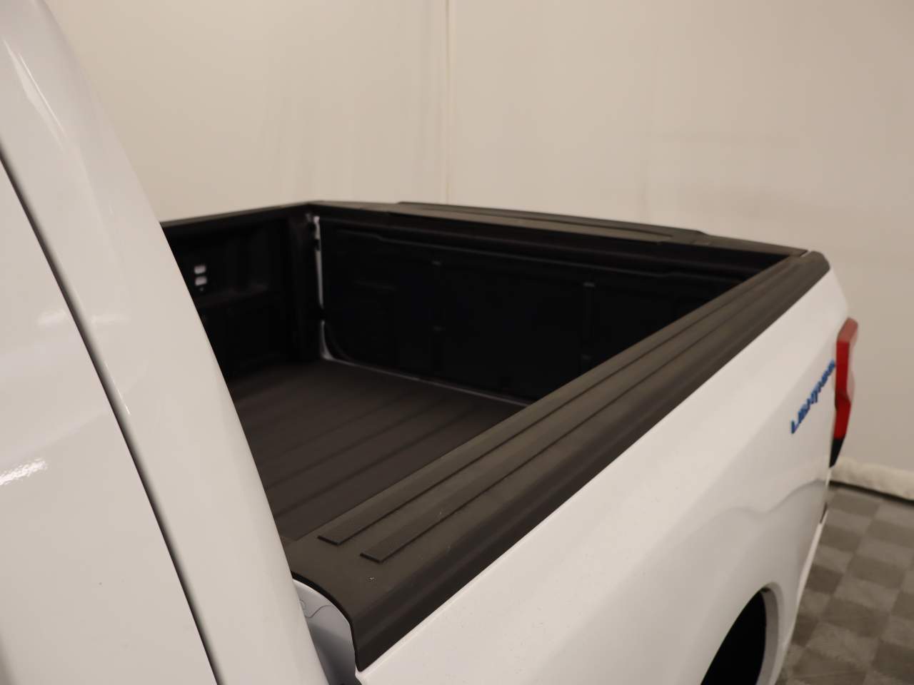 2025 Ford F-150 Lightning SuperCrew XLT