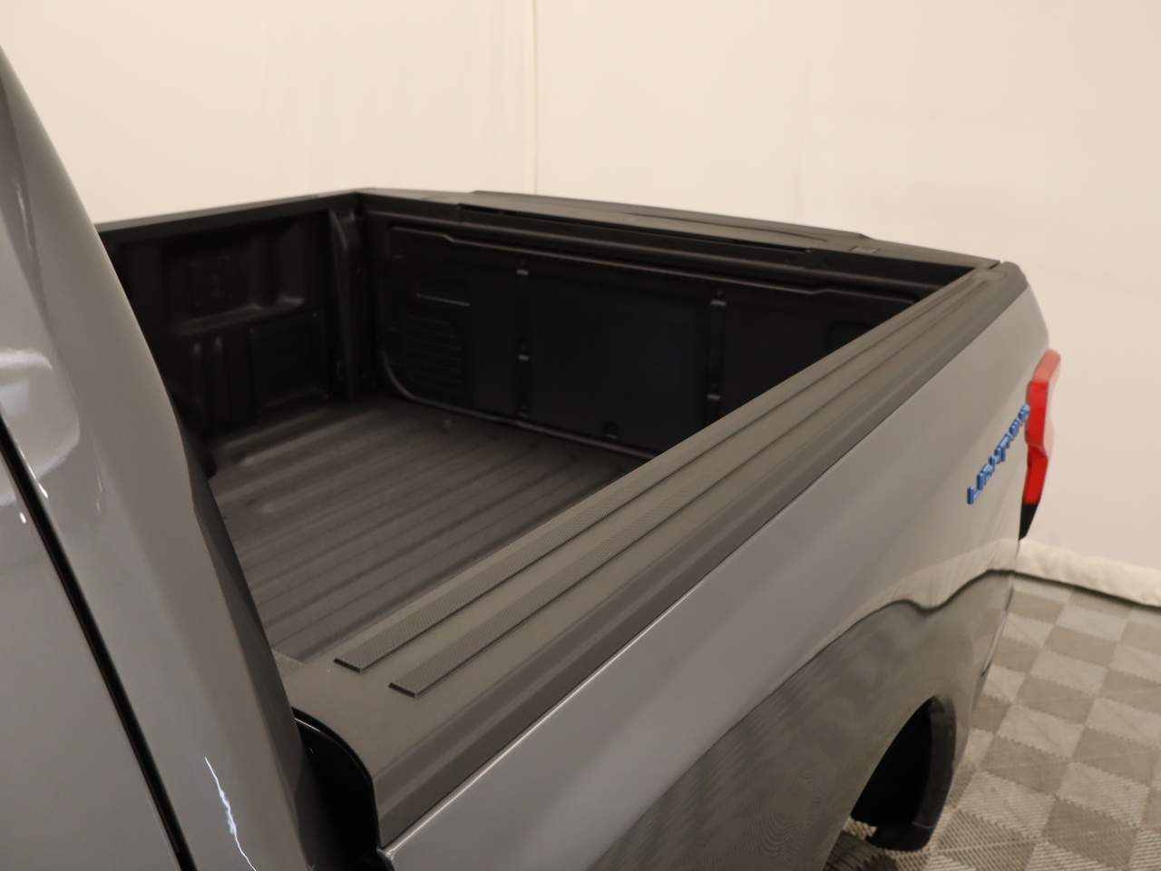 2025 Ford F-150 Lightning SuperCrew XLT