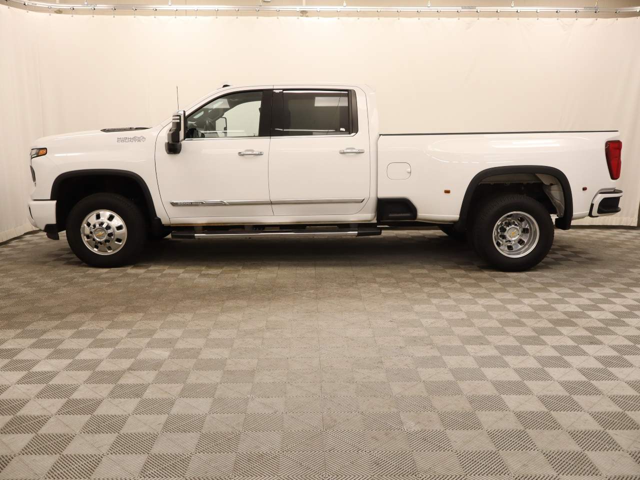 Certified 2024 Chevrolet Silverado 3500HD High Country with VIN 1GC4YVEY5RF147950 for sale in Scottsdale, AZ