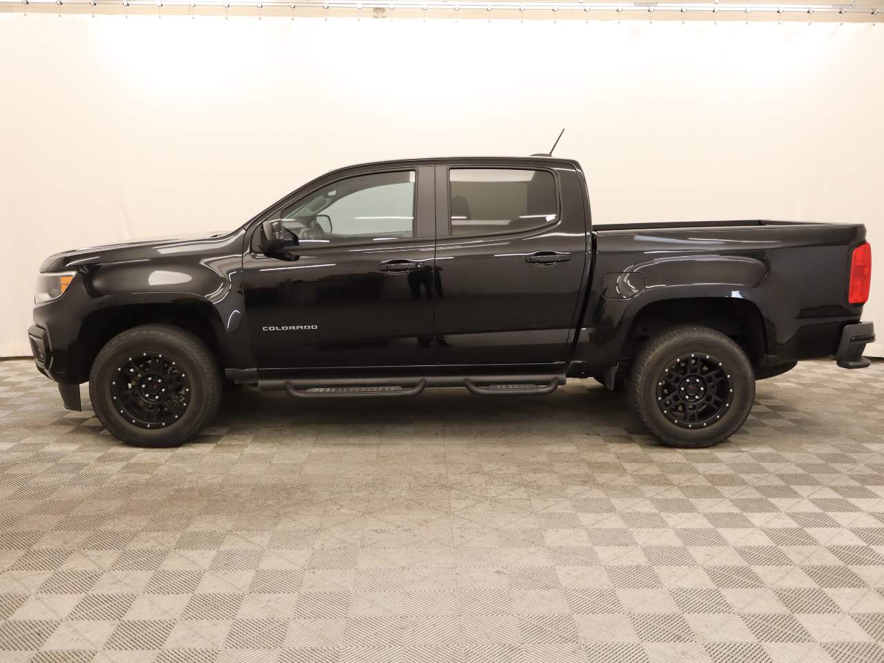 2022 Chevrolet Colorado LT photo 3