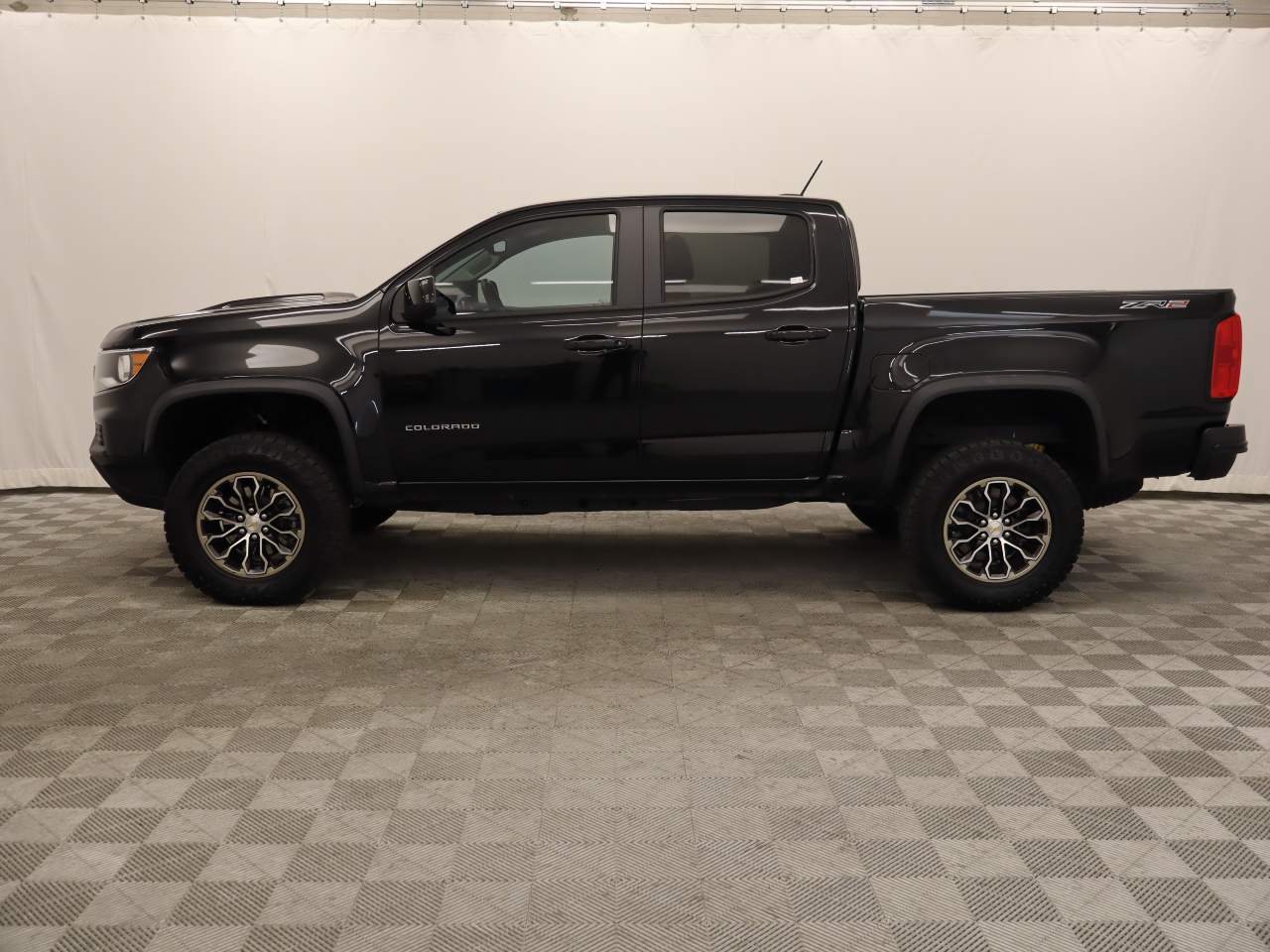 Used 2022 Chevrolet Colorado ZR2 with VIN 1GCGTEENXN1278543 for sale in Scottsdale, AZ