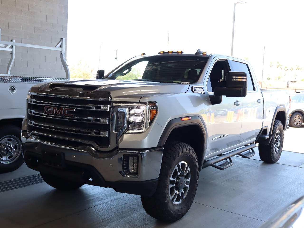 2022 GMC Sierra 4WD Crew Cab Standard Box SLE's photo