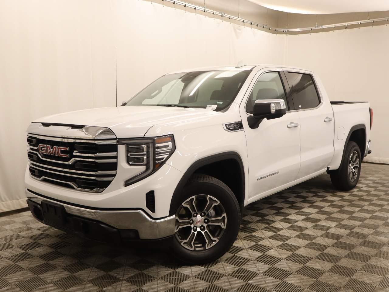 2024 GMC Sierra 1500 SLT Crew Cab