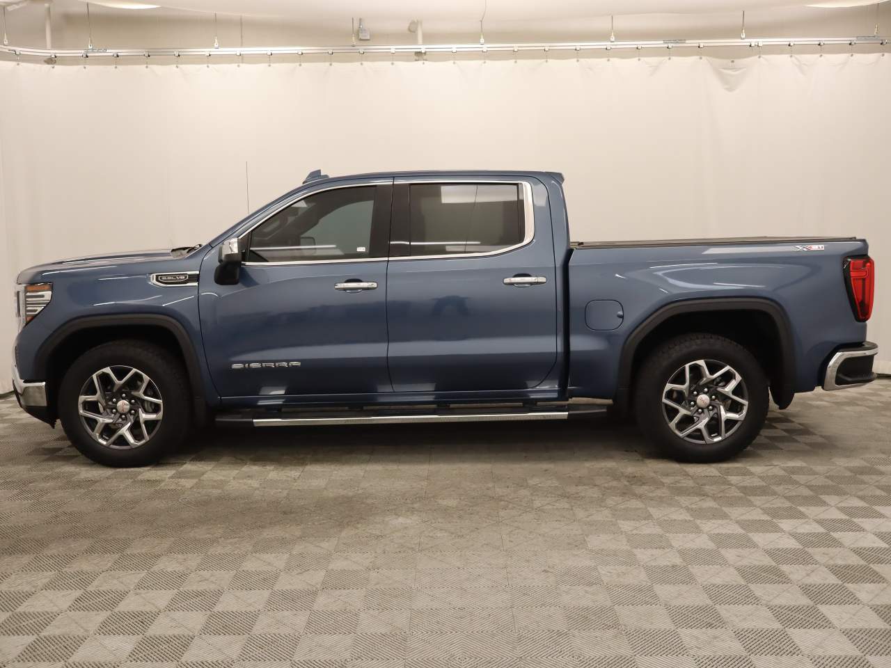 2024 GMC Sierra 1500 SLT Crew Cab