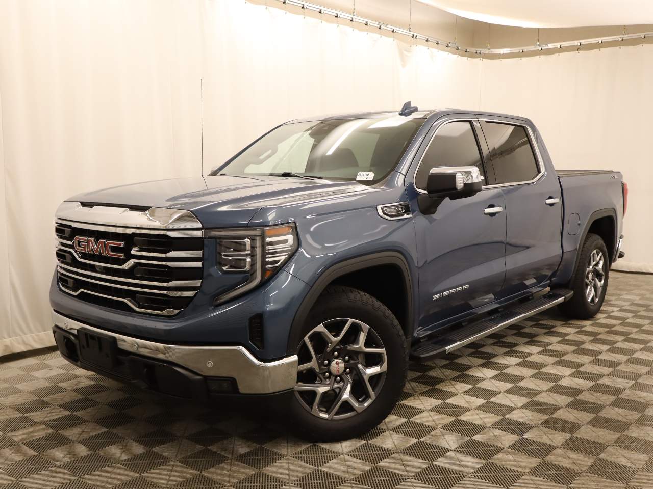 2024 GMC Sierra 1500 SLT Crew Cab