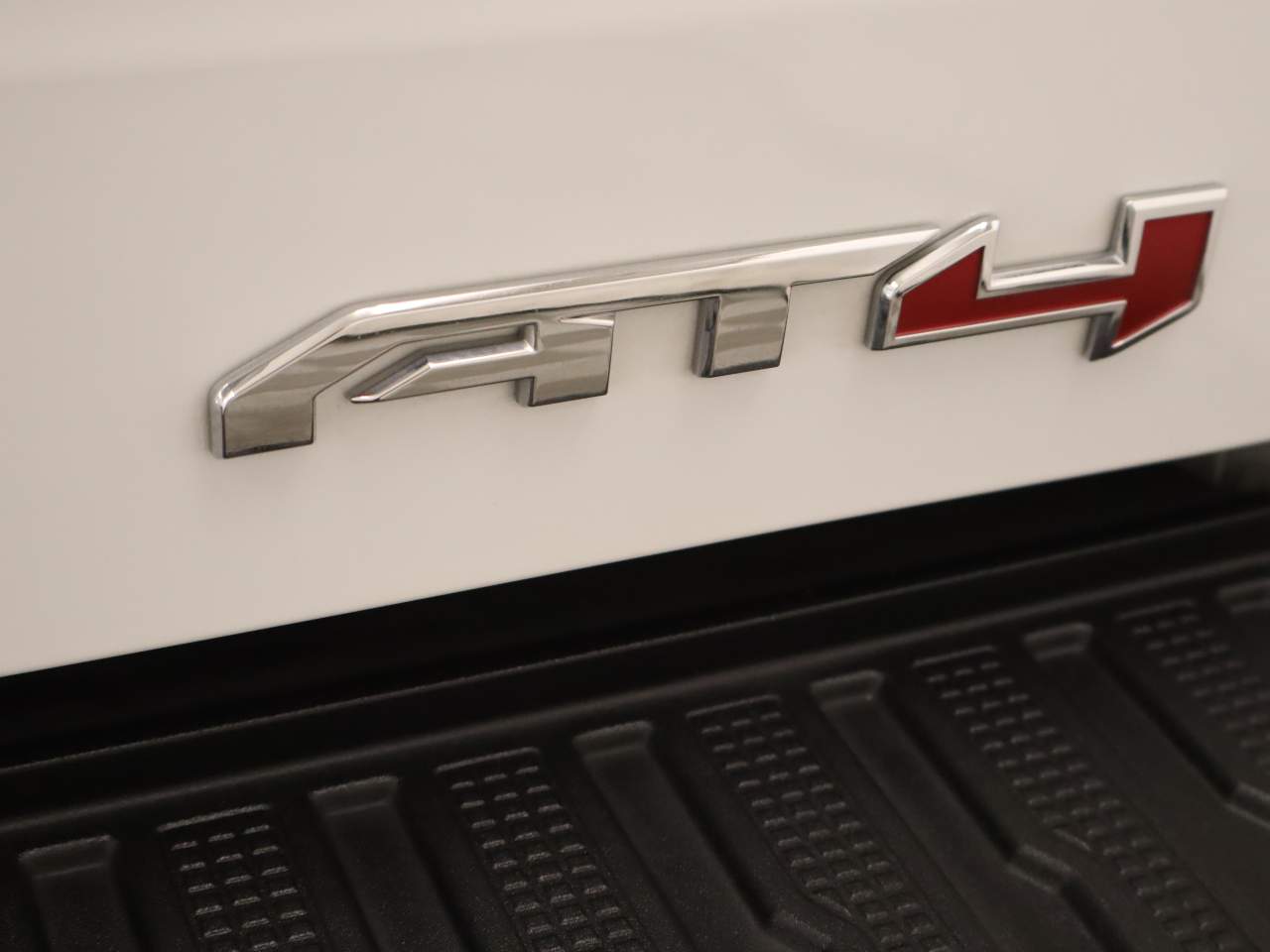 2023 GMC Sierra 1500 AT4 Crew Cab