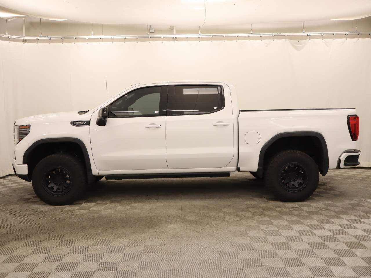 2023 GMC Sierra 1500 AT4 Crew Cab