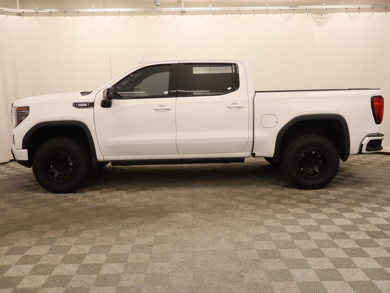 2023 GMC Sierra 1500 AT4 Crew Cab
