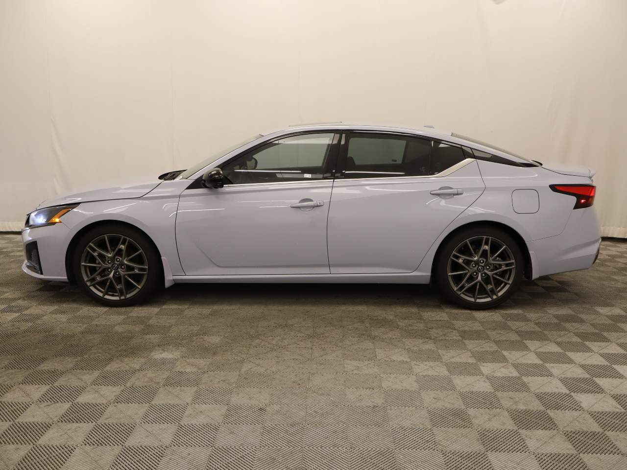 2023 Nissan Altima 2.0 SR
